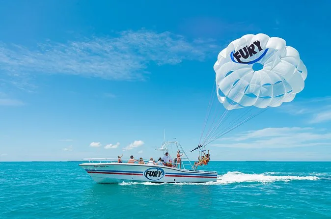 Parasailing in Key West am Kreuzfahrthafen